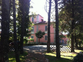 Отель Villa Arianna B&B  Лари